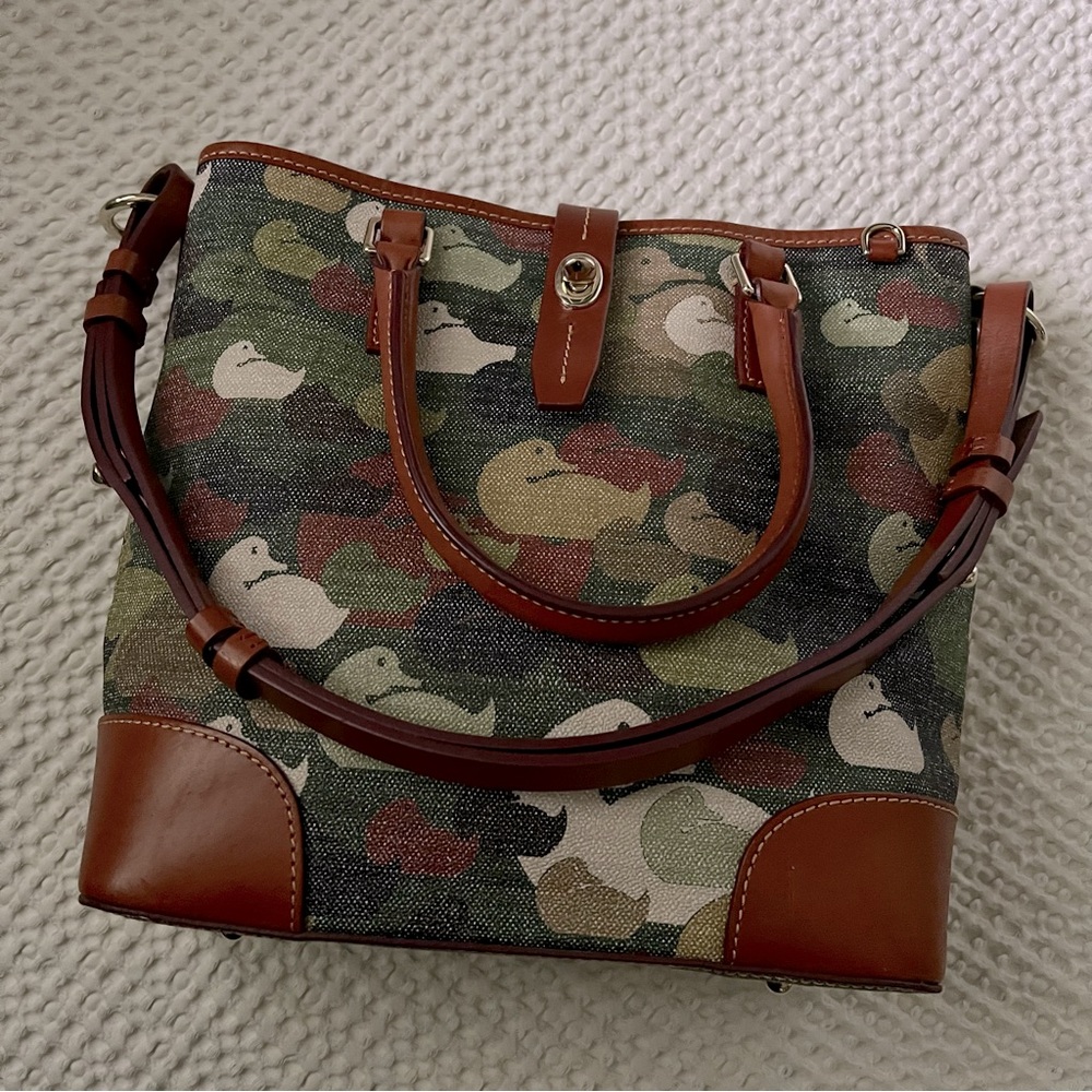 NWOT Dooney & Bourke Camo Duck Shoulder Bag